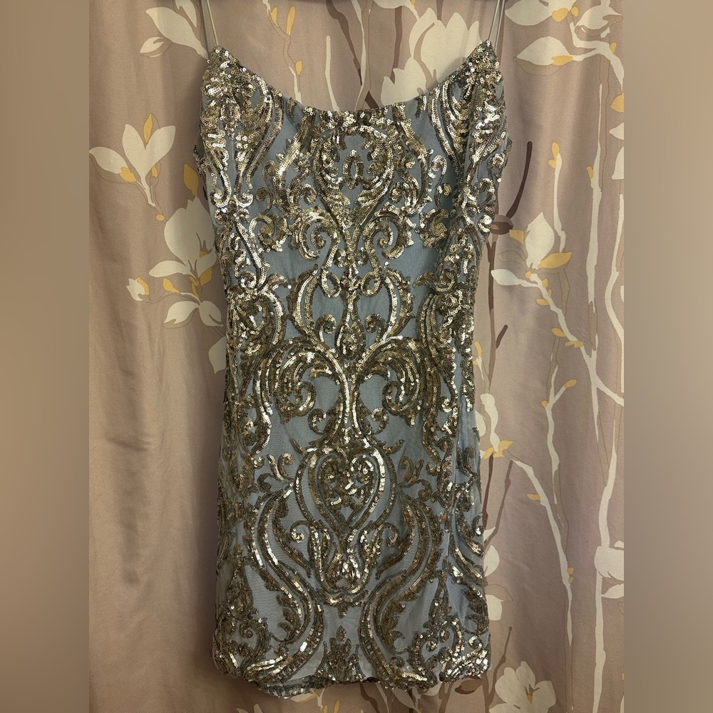 Large woman: homecoming dress brand:windsor color:Blue